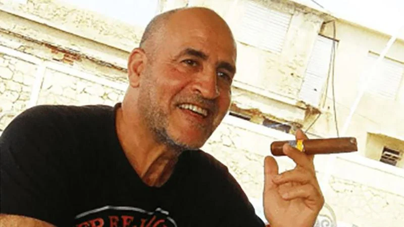 Mistério em Paris: Olheiro de Modelos Ligado a Jeffrey Epstein é Encontrado Morto, Levantando Questões Cruciais para Vítimas