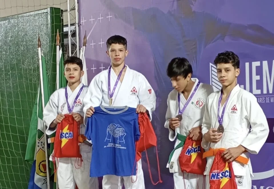 Poços de Caldas Celebra Sucesso: Estudantes Conquistam Medalhas em Atletismo, Natação e Judô nos Jogos Escolares de Minas Gerais