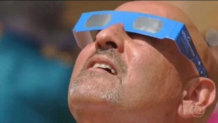 Corrida por óculos especiais para eclipse solar esgota estoques na Europa antes de fenômeno raro que escurecerá o dia em Valência e outras cidades