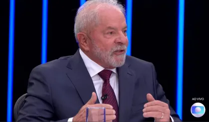 Campanha de Lula age para conter desgaste após fotos com lobista Roberta Luchsinger desmentirem fala no Jornal Nacional