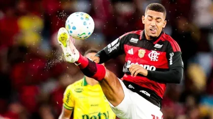 Samuel Lino vibra com Flamengo a um ponto da liderança do Brasileirão e projeta ‘muita força’ na reta final