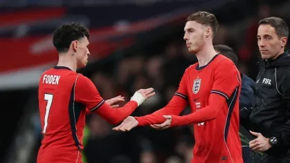 Lesão muscular tira Cole Palmer da seleção inglesa na Nations League; atacante do Chelsea sofre novo revés após retorno triunfal